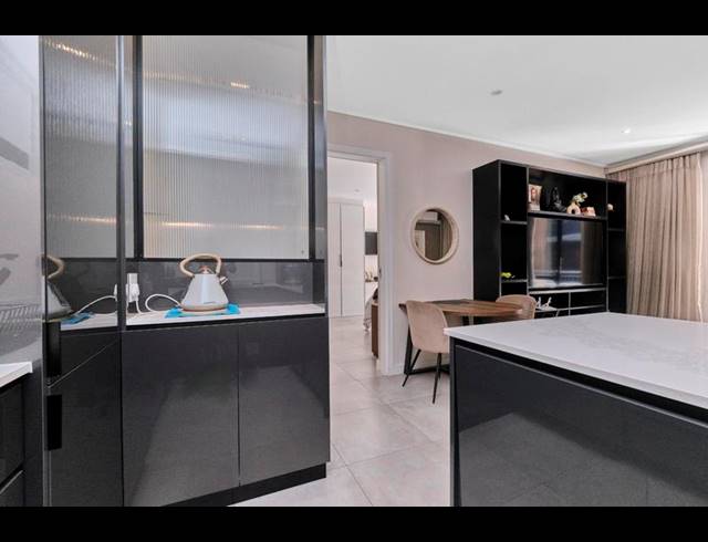 2 BEDROOM PROPERTY TO RENT IN HYDE PARK